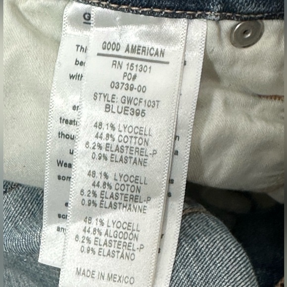 Good American Good Waist Crop Frayed Hem Jeans Size: 18 - Picture 8 of 8